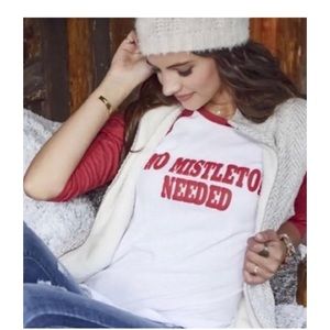 No Mistletoe Needed Altar’d State Christmas Raglan Size Small